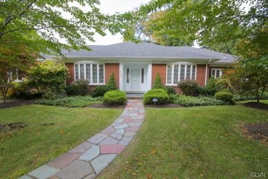 2923 Gordon St, Allentown, PA 18104 - photo 2