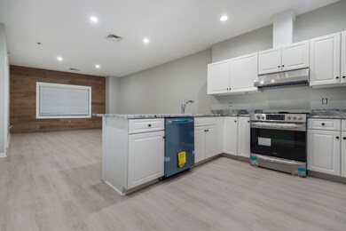 385 Main St unit 4, Woburn, MA 01801 - photo 2