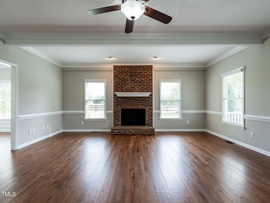 007-1280x960-living-room