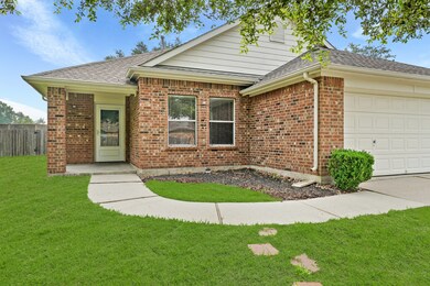 2813 Waterside Trail, Pearland, TX 77584 - photo 2