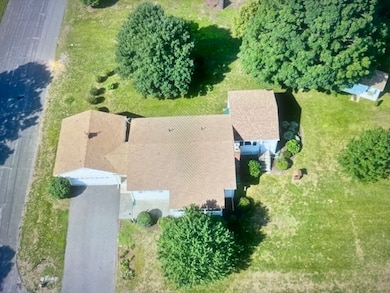 20 Dunton St, Turners Falls, MA 01376 - photo 6