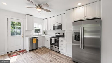 22199 Mcquay Heights Ln, Middleburg, VA 20117 - photo 3