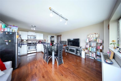 Bay Royal Towers unit 11B, Brooklyn, NY 11220 - photo 6