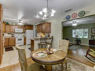 5765 Cherry Laurel Dr, Jacksonville, FL 32210 - photo 3