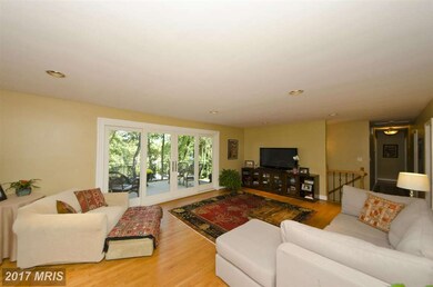 6437 Lakeview Dr, Falls Church, VA 22041 - photo 4