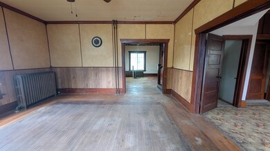 112 Pine St, Peterson, IA 51047 - photo 5