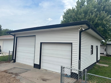 1209 5th St, Columbus, NE 68601 - photo 4