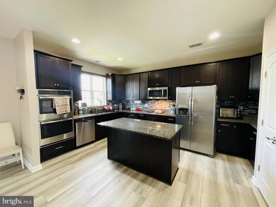 41 Orchid Ln unit 2 UPPER LVL NO BSMT, Stafford, VA 22554 - photo 2