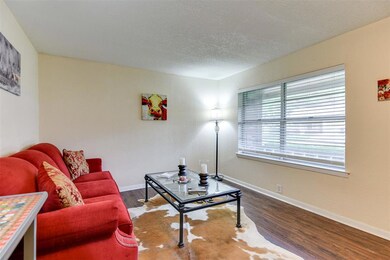 2300 Woodlawn Dr, Ennis, TX 75119 - photo 5