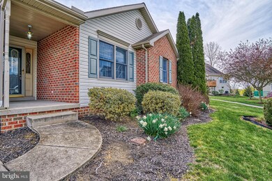 230 Kingsgate Ct unit 23, Gettysburg, PA 17325 - photo 4