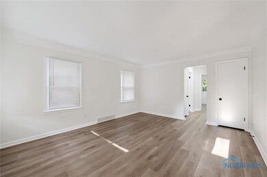 3714 Wallwerth Dr, Toledo, OH 43612 - photo 4