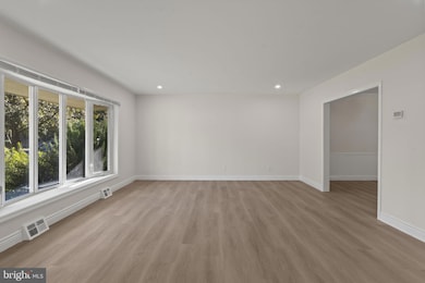 220 Glendale Rd, Havertown, PA 19083 - photo 4