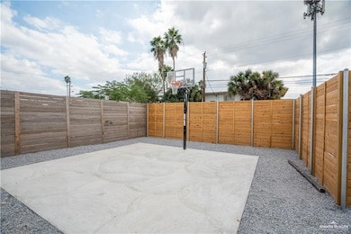 802 Redwood Ave unit 1, McAllen, TX 78501 - photo 4