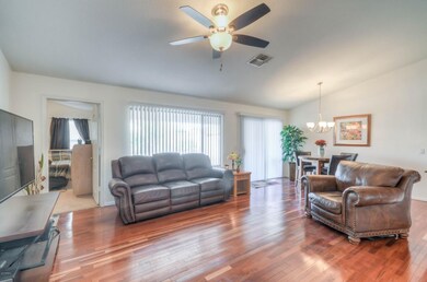 Living Room (3)
