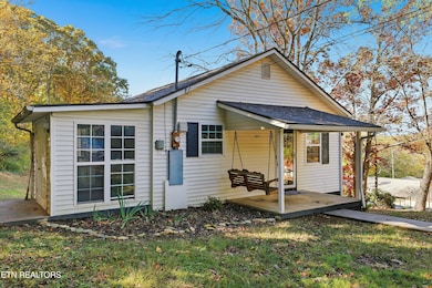 605 Wilson Rd, Maryville, TN 37801 - photo 2