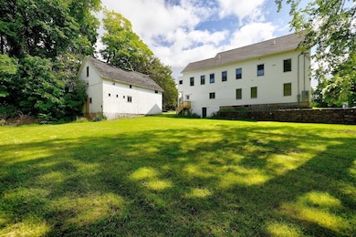 67-69 Petersham Rd, Hardwick, MA 01037 - photo 5