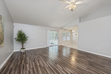 7-web-or-mls-1255 Jefferyscot Dr-03