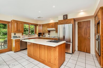 58 Arch St, Riverside, CT 06878 - photo 5