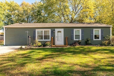 262 Homeland Dr, Whitman, MA 02382 - photo 3