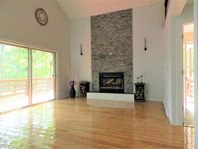 112 Buckboard Ln, Lords Valley, PA 18428 - photo 4