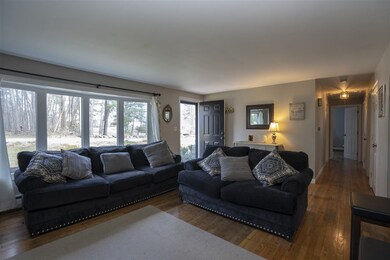 7 Woodlawn Ave, Atkinson, NH 03811 - photo 2