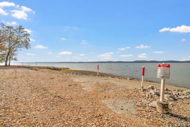 561 Eagle Shore Dr, Dover, TN 37058 - photo 5