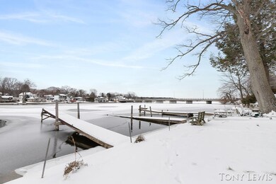 50' water frontage