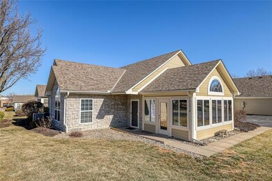 2 Bedroom, 2 Bath, & Four-Season SUNROOM!