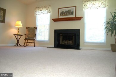 7947 Hugh Mullen Dr unit 70, Manassas, VA 20109 - photo 5