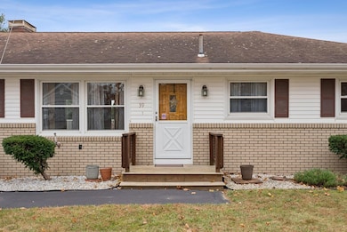 39 Montello St, Lewiston, ME 04240 - photo 5