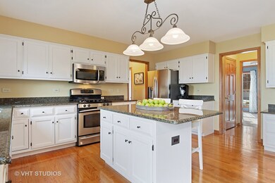 2611 Partlow Dr, Naperville, IL 60564 - photo 6