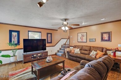 377 N West St 7