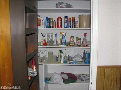 712 Liberty Rd, High Point, NC 27263 - photo 4