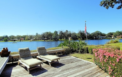 324OaklakeBackView4-X2