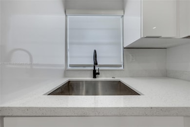 2464 SW 22nd St unit 6, Miami, FL 33145 - photo 3