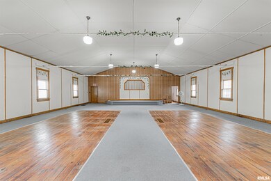 800 Pulaski St, Lincoln, IL 62656 - photo 4