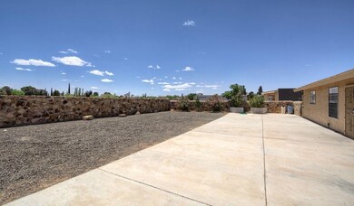 1704 Opossum Cir, Horizon City, TX 79928 - photo 5