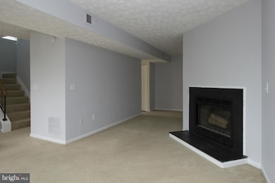 14012 Grumble Jones Ct unit A, Centreville, VA 20121 - photo 6