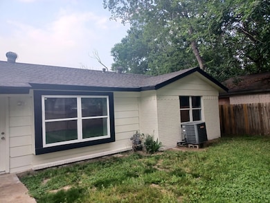 1803 Beaver Bend Rd, Houston, TX 77088 - photo 2