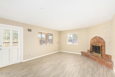 3650 E Glenrosa Ave, Phoenix, AZ 85018 - photo 4