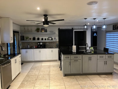 32 E 44th Place N, Tulsa, OK 74106 - photo 3