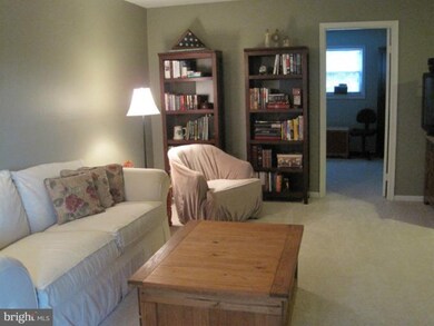 5727 Mason Bluff Dr, Burke, VA 22015 - photo 3