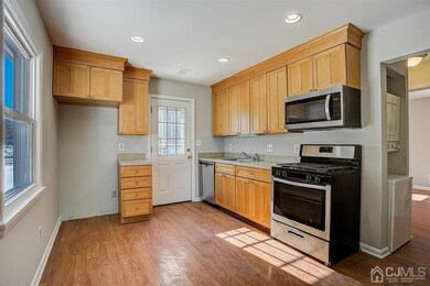 13 Lynn Ave, Middlesex, NJ 08846 - photo 2