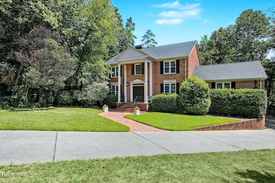1-web-or-mls-6-st-james-pl-chapel-hill-n