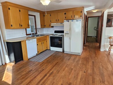 3 Greenfield Dr, Nashua, NH 03064 - photo 2