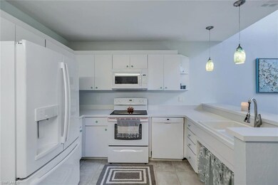 Can't go wrong with a totally white kitchen!