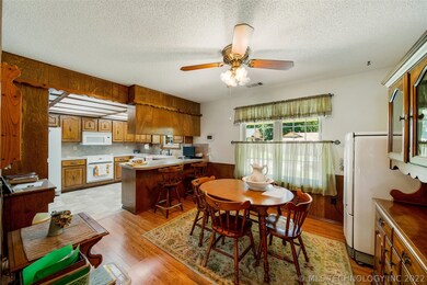 1212 N Miller Dr, Claremore, OK 74017 - photo 3