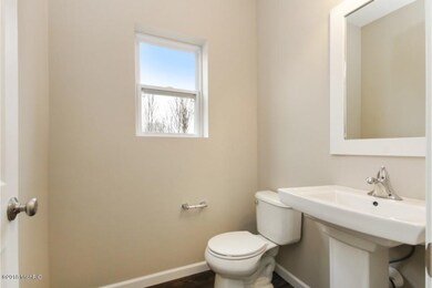 STG068-E2700 Powder Room