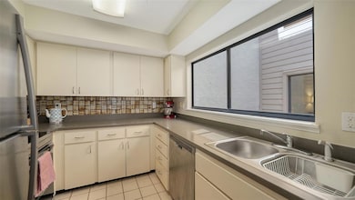 4983 Greencroft Rd unit 181, Sarasota, FL 34235 - photo 4