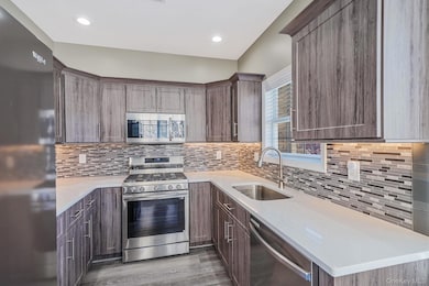 96 Manitou Trail unit 88, Kings Park, NY 11754 - photo 7